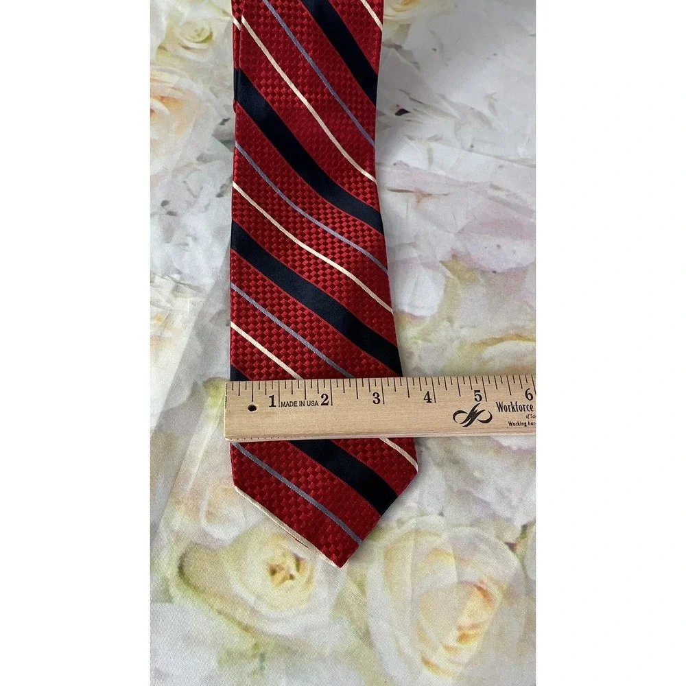 Jos A Bank Necktie Mens Tie Made In Italy 100% Silk 58x3.75 Stripes Red Navy